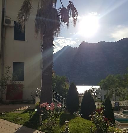 Roman Gardens Studio Apartment Risan Dış mekan fotoğraf