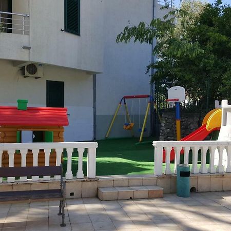 Roman Gardens Studio Apartment Risan Dış mekan fotoğraf