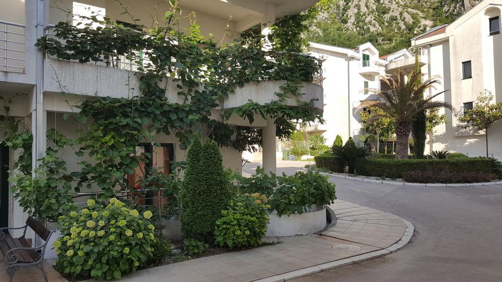 Roman Gardens Studio Apartment Risan Dış mekan fotoğraf