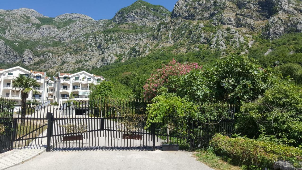 Roman Gardens Studio Apartment Risan Dış mekan fotoğraf